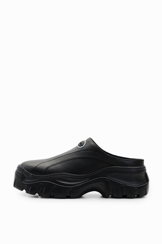 Chunky leather clogs