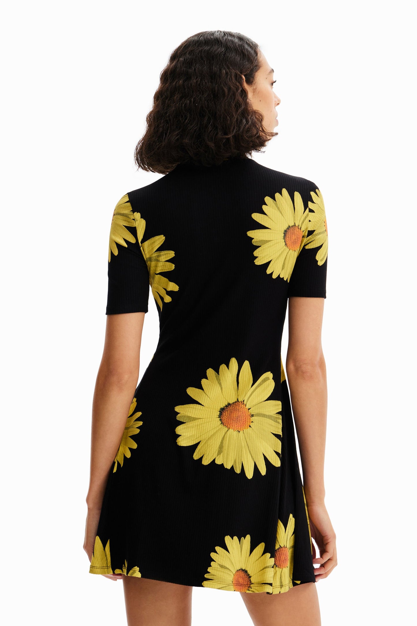 Short daisy dress