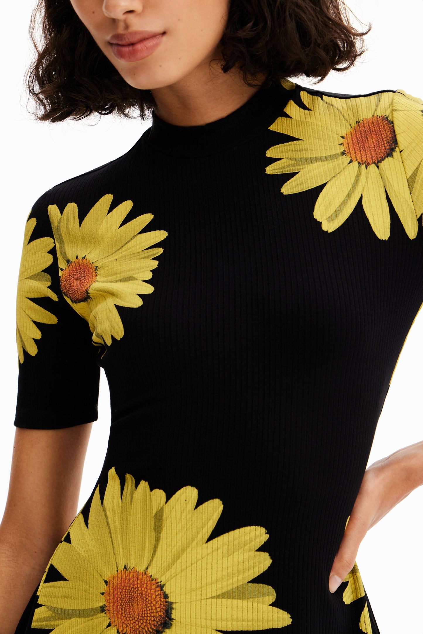 Short daisy dress