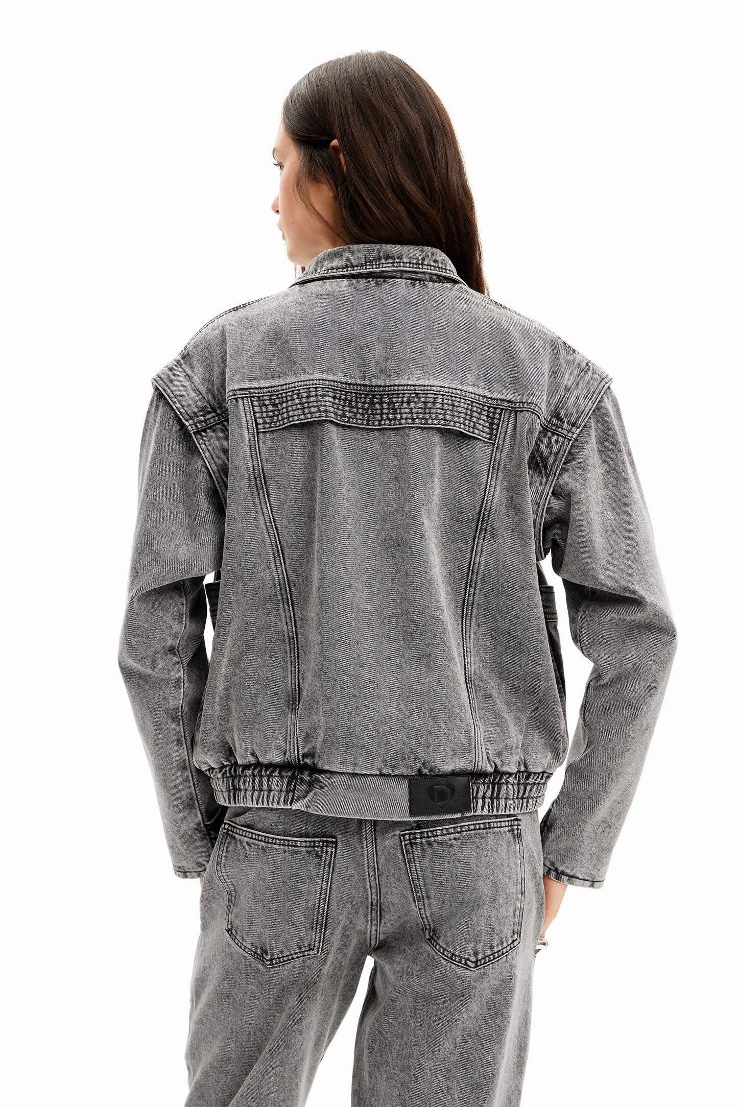 Denim detachable sleeve jacket