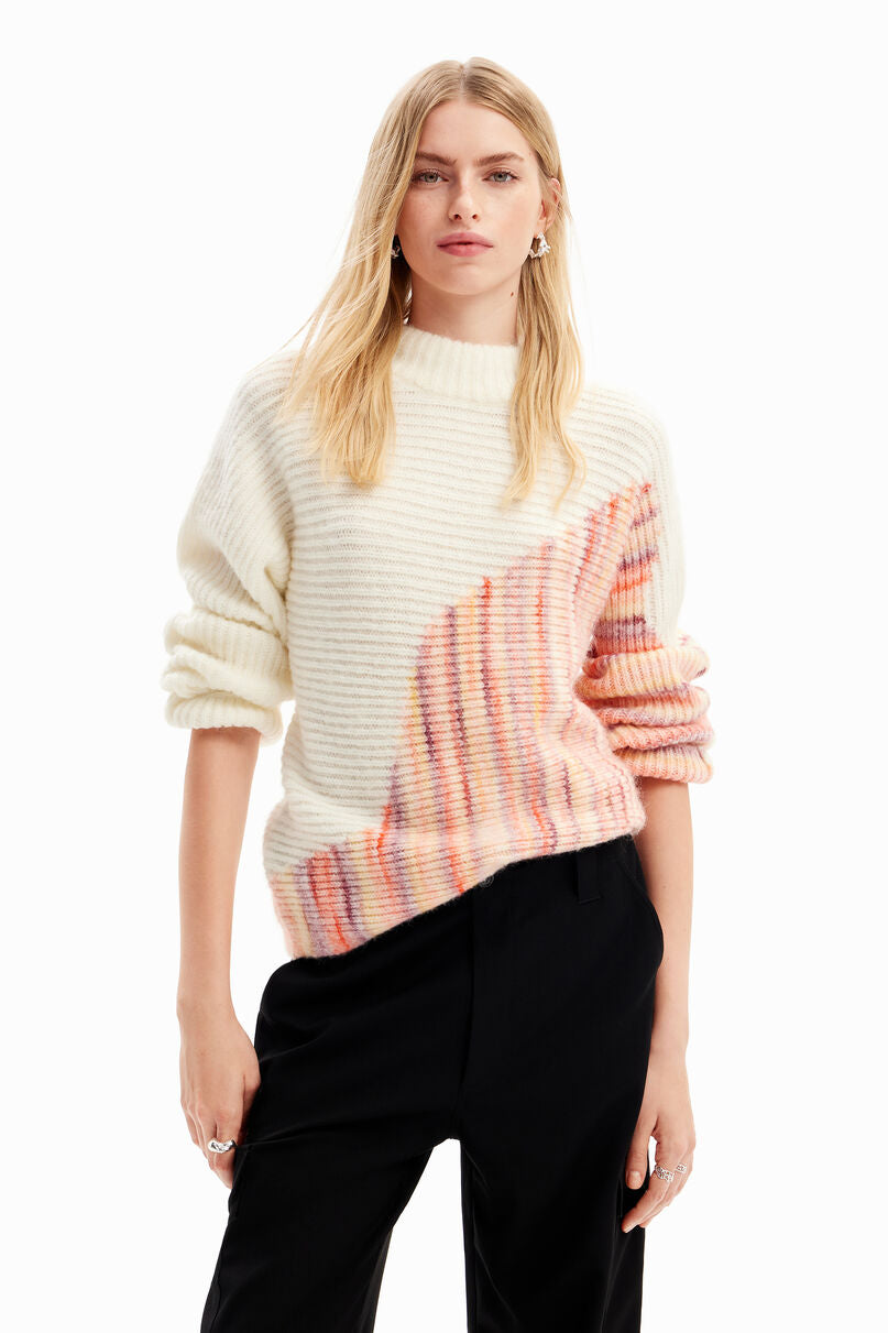 Asymmetric design pullover