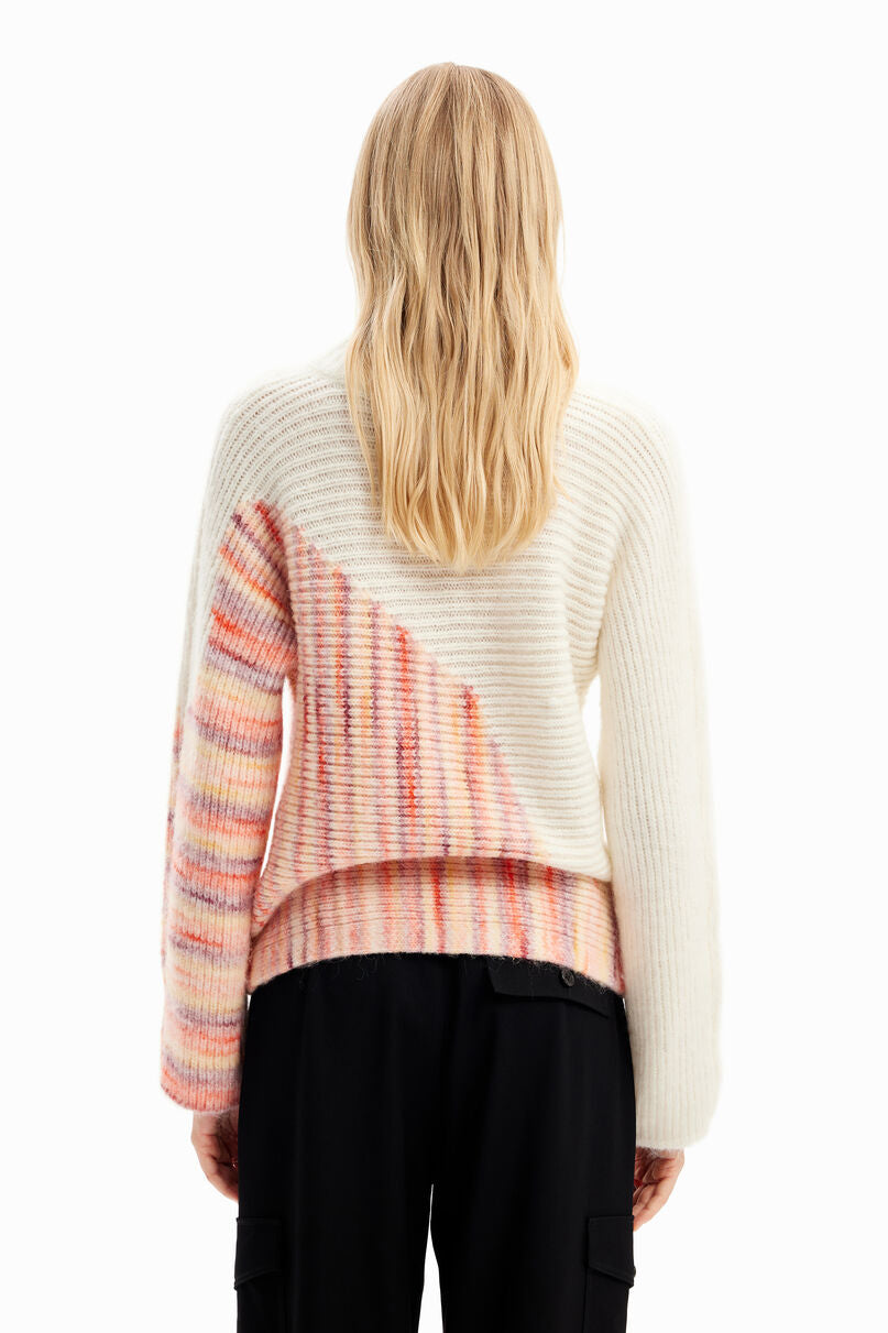 Asymmetric design pullover