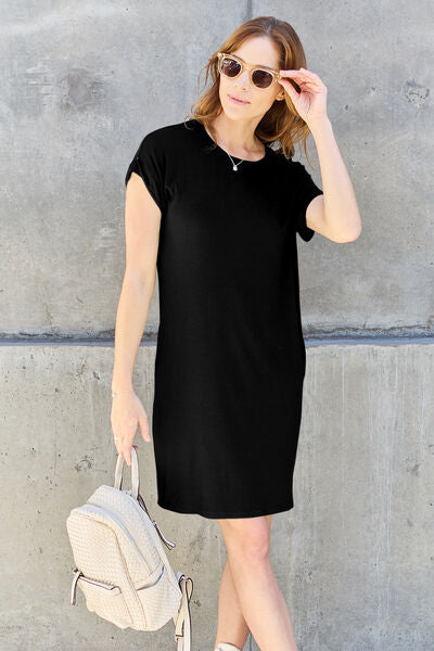 Basic Bae Bambus Rundhals-Kurzarmkleid in voller Größe mit Taschen