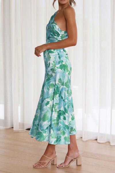 Gerüschtes bedrucktes schulterfreies Midikleid