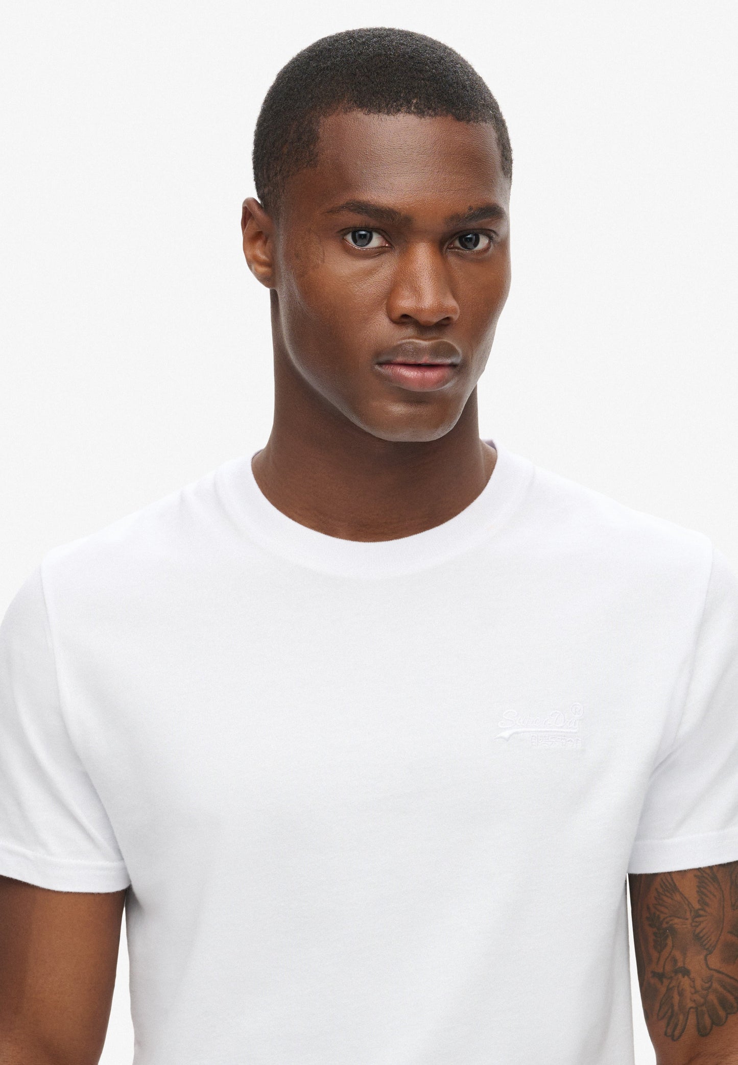 Essential Logo Emb T-Shirt
