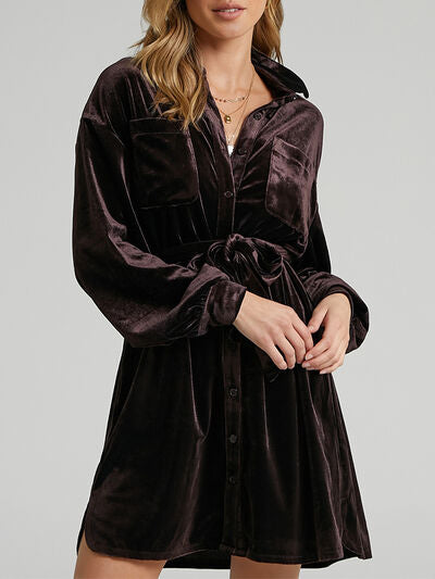 Kurzes Hemdblusenkleid mit Kragen und langen Ärmeln