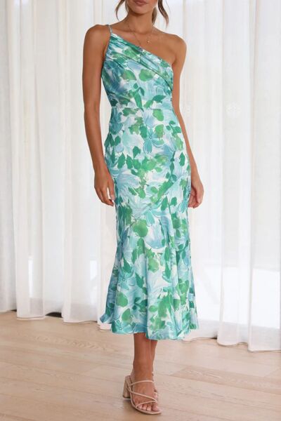 Gerüschtes bedrucktes schulterfreies Midikleid